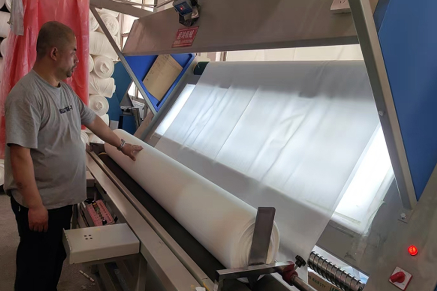 Táirgeadh monarcha dathaithe-limistéar iniúchta táirge críochnaithe