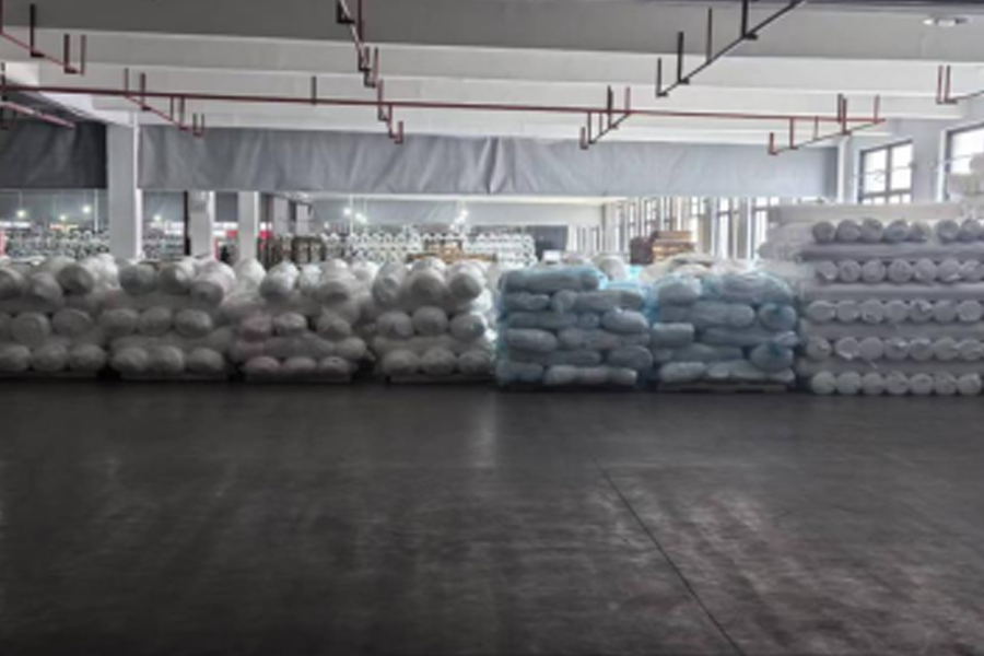 Táirgeadh fabraic liath-limistéar socrúcháin táirgí críochnaithe