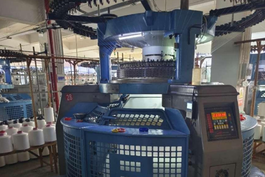 Múnla táirgeadh fabraic liath-chos lár dhá thaobh