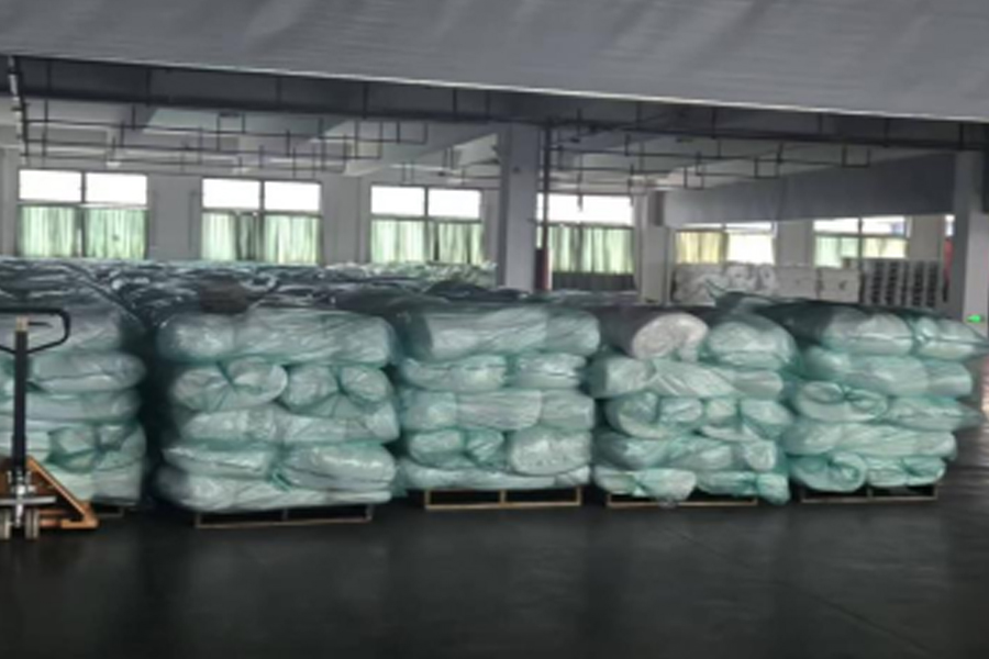 Limistéar táirgthe-go-seachadadh fabraice liath